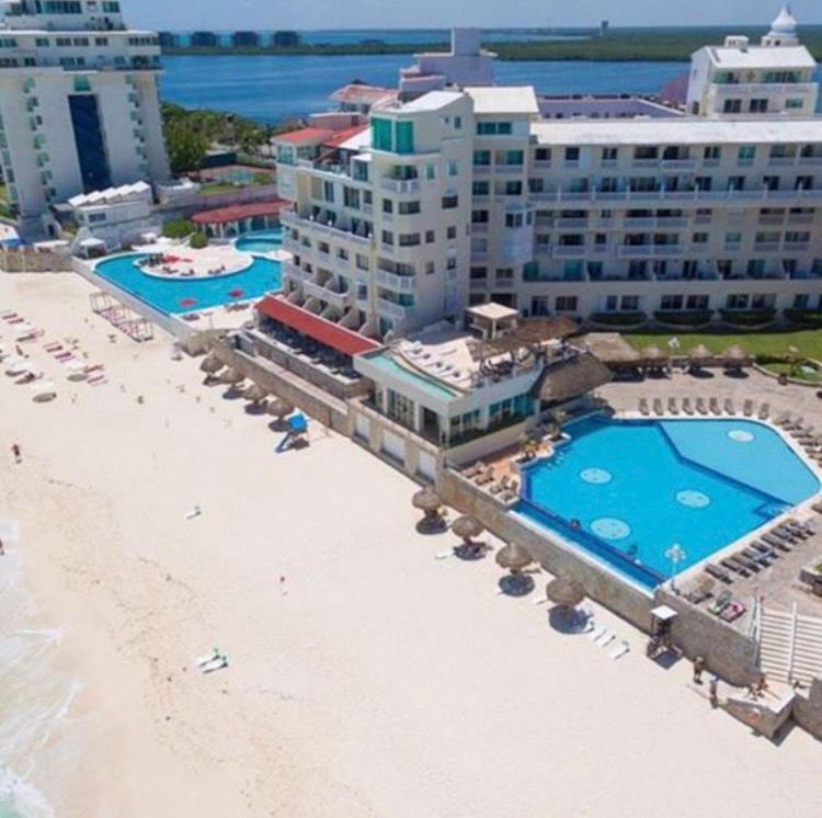 Cancun Beach Aparthotel Brisas Extérieur photo